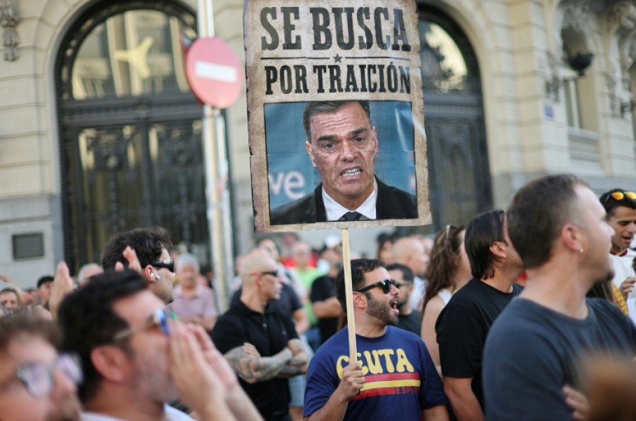 The conservative and far-right opposition also used the rallies to attack the government over its handling of the crisis