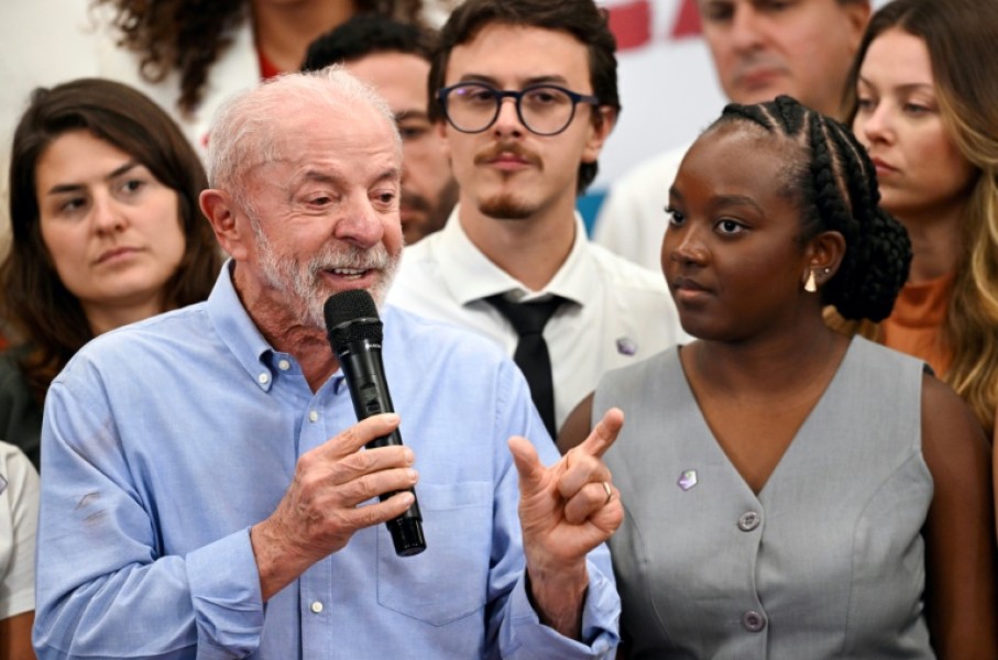 Lula convened leftist influencers who won legislative seats on Sunday to advise his campaign