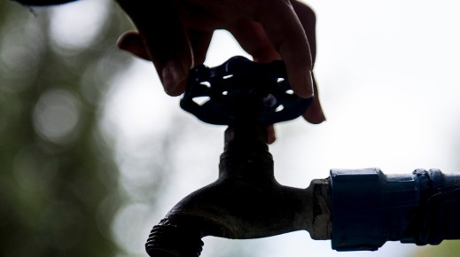 tape water