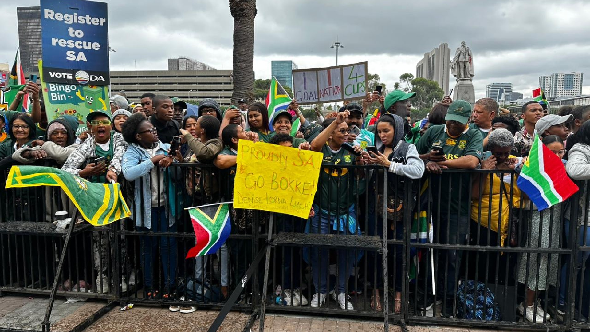 Scores of people waiting to greet the Springboks in Cape Town