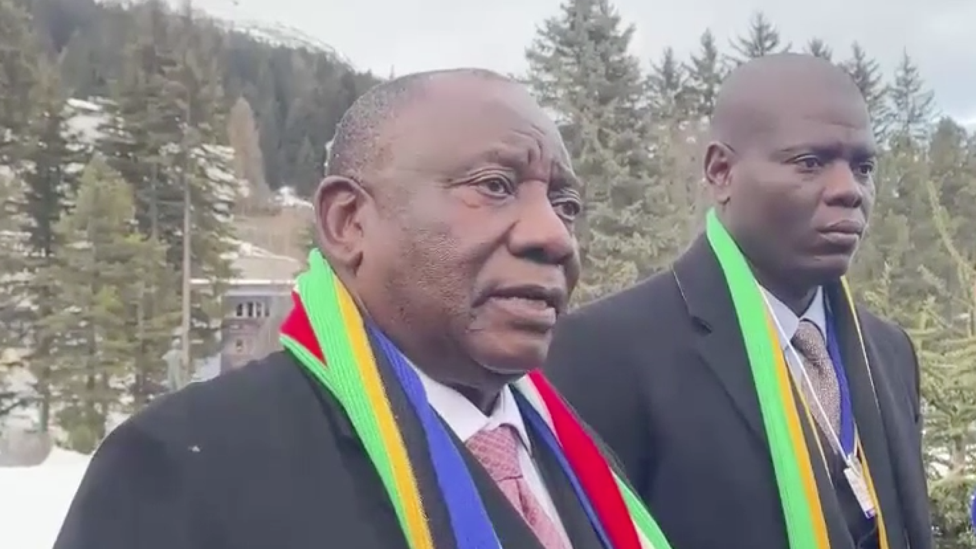 Cyril Ramaphosa (L) and Ronald Lamola (R)