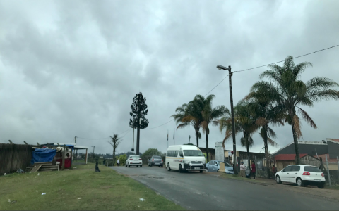 KwaNdengezi residents demand services - eNCA