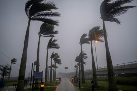 Strong winds in western Cuba as Hurricane Ian hits
