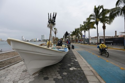Boats were brought ashore ahead of the arrival of Hurricane Orlene on Mexico's Pacific coast