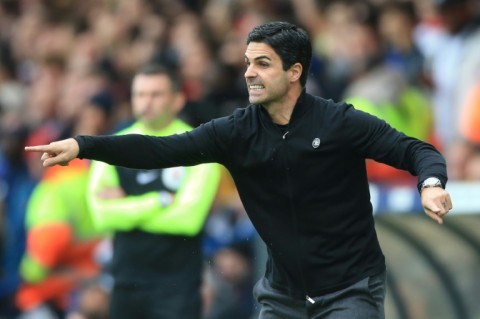 Arsenal manager Mikel Arteta gestures on the touchline 