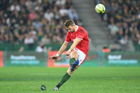 Wales fly-half Dan Biggar will miss the Autumn internationals because of a knee injury