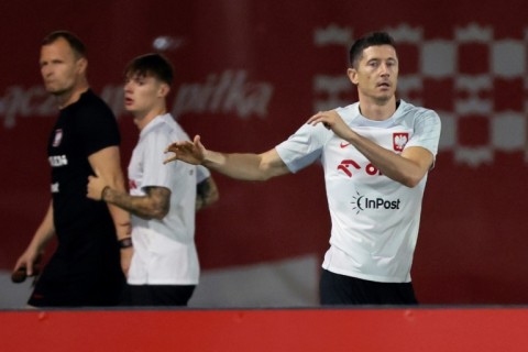 Polish forward Robert Lewandowski in training in Qatar