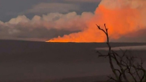 World's largest volcano erupts in Hawaii