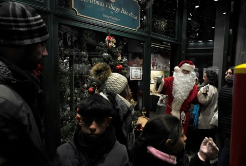 US and European stocks closed firmly higher following better consumer confidence data in the United States and Germany 