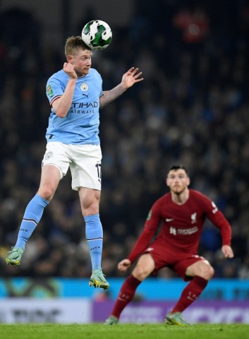 Head above the rest - Manchester City midfielder Kevin De Bruyne (L) 