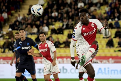 Highly regarded French defender Benoit Badiashile has signed for Chelsea from Ligue 1 side Monaco