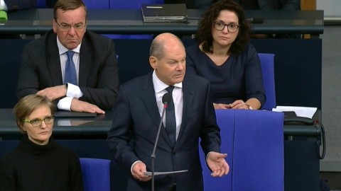 Scholz greenlights long-awaited Leopard tanks for Ukraine