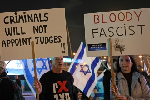 Israeli opponents of Prime Minister Benjamin Netanyahu keep up their protests against controversial government plans to give lawmakers more control over the Supreme Court