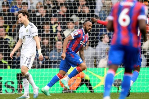 Crystal Palace's Jordan Ayew (C) scored twice in the win at Leeds