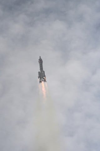 A Long March 2F rocket carrying the Shenzhou-16 crew lifts off