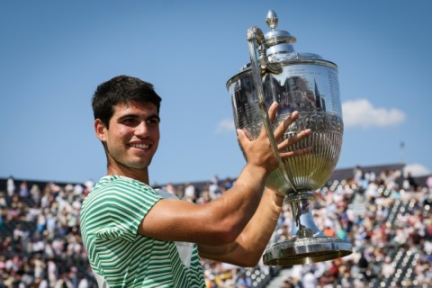 Carlos Alcaraz will overtake Novak Djokovic as world number one after winning Queen's