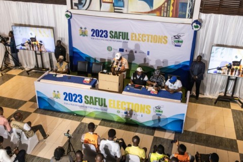 The opposition All People's Congress (APC) condemned an alleged lack of inclusiveness, transparency and responsibility by the electoral commission