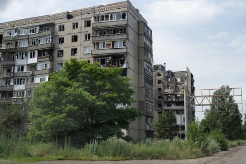 Despite having no intact buildings, mains water or electricity, Avdiivka still has 1,719 inhabitants