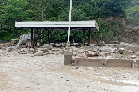 A toll station is seen on the Bogota-Villavicencio highway after a landslide in Colombia 