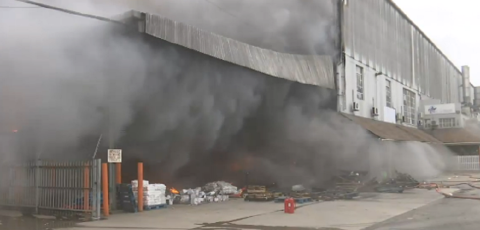 Fire breaks out at warehouse near Durban - eNCA