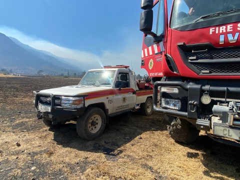 Mountain fire above Wolseley blazing out of control