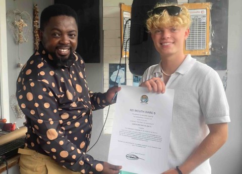 James Smith receiving the ‘Freedom of the Town’ from the Honourable Councillor of Kei Mouth Ward 5, Zuko Patuluko