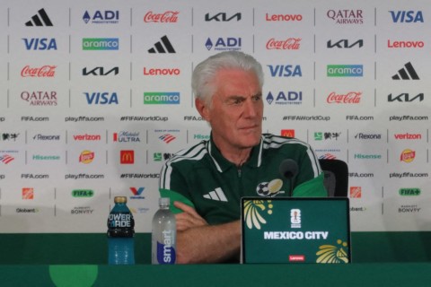 Broos slams critics ahead of Czechia clash