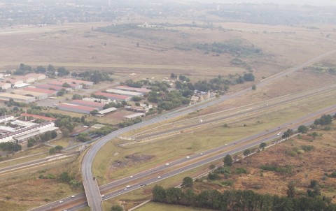 Evicted families left stranded along N14 as Gauteng authorities step in