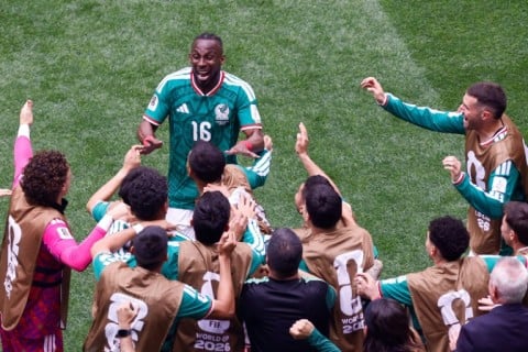Mexico sjamboks Bafana Bafana in dramatic WC opener