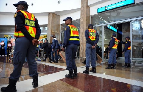 Yetkilileri, Johannesburg'daki OR Tambo Uluslararası Havalimanı'nda Değeri 167 Milyon Rand Olan 300 Kilogramdan Fazla Kokain Ele Geçirdi