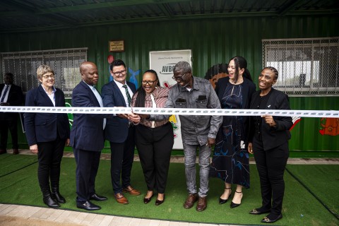 From Left [Karen Simpson - Managing Director at OUPSA; Nkosinathi Ngcobo - Head of Department of KZN Department of Education; Eugene Strauss - AVBOB Group CEO; Siviwe Gwarube - Minister of Basic Education; Dr Muzwenhlanhla Mkhwanazi - Principal of Thongwana High School; Zeenat Norton - Marketing Director at OUPSA; Keboneilwe Mosweusweu - AVBOB General Manager: Shared Value and Sustainability.