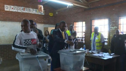 Opposition leader Chamisa votes in Zimbabwean elections 