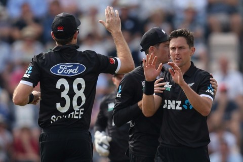 In the wickets - New Zealand's Trent Boult (R) after dismissing England's Joe Root for a duck in the 2nd ODI at Southampton 