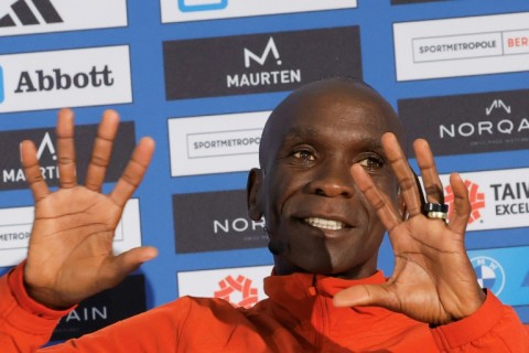 Kenya's Eliud Kipchoge will be among the top-flight runners participating Sunday, a year after having set a new world record on the same course