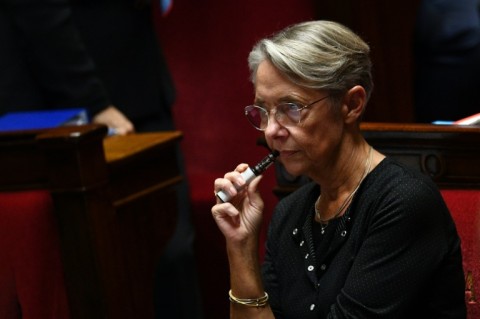 The prime minister sometimes vapes in parliament