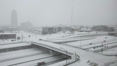 Snow covers roads in Des Moines, Iowa, just ahead of the Republicans' 2024 presidential caucuses 