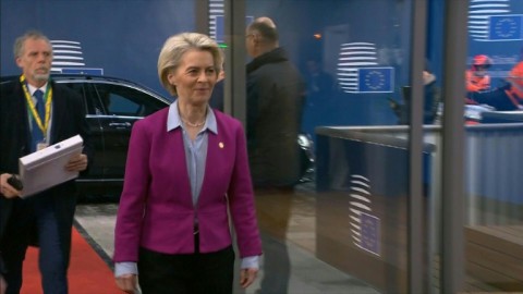 European leaders arrive at summit on Ukraine aid