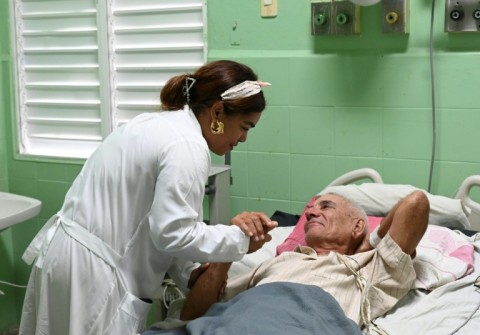 Cuba's universal health care system boasts 89 doctors for every 10,000 inhabitants, compared to 33 in France and 35 in the United States, according to the World Health Organization