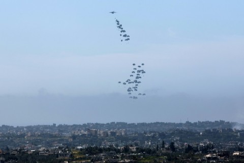 Air and sea aid is 'no alternative' to land delivery, aid groups said