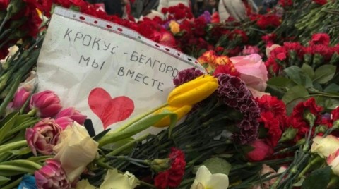 Russians lay flowers in memory of concert hall attack victims