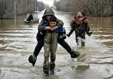 Thousands are being evacuated due to a dramatic rise in the Ural river