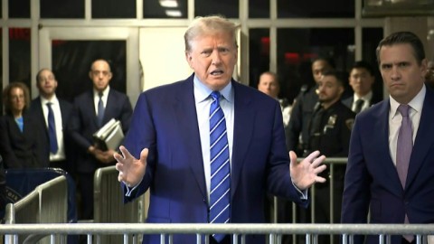 Trump laments not being able to campaign as he arrives at New York court