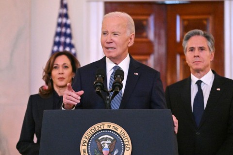 US President Joe Biden, alongside Vice President Kamala Harris (L) and Secretary of State Antony Blinken (R), speaks about the Israel-Hamas ceasefire and hostage release deal at the White House 