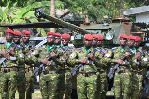In the last few weeks, around 100 Ivorian paratroopers have moved into the camp