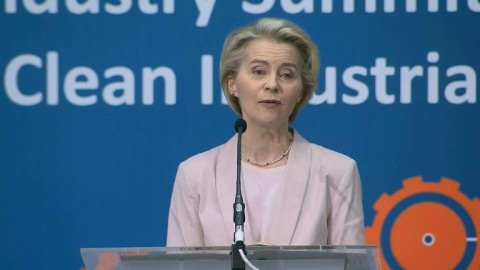 EU vows to slash red tape but no change on climate goals