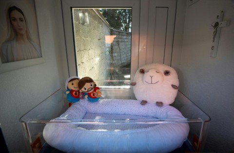 The inside of the baby box for abandoned babies is heated and has toys