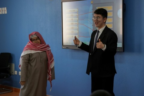 As economic exchanges step up, hundreds of Chinese teachers have already arrived in Saudi Arabia, and Riyadh plans to send Saudi teachers to learn Mandarin in China