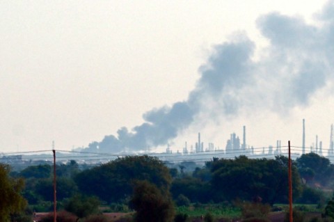 Smoke billows over the Sudanese capital Khartoum during fighting between the army and paramilitary Rapid Support Forces in January