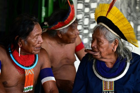 Raoni Metuktire with chief Abel Oroti (L) at the Raoni Institute in Peixoto de Azevedo