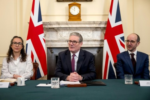 英国の学校で登場するハードヒットドラマ「思春期」
